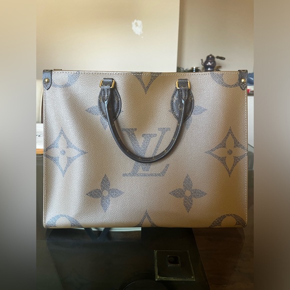 Louis Vuitton M45321 OnTheGo Medium Model Monogram - Picture 3 of 15